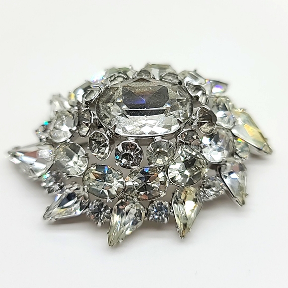 Kramer NYC Vintage Icy Rhinestone Cluster Brooch! Incredible Collector's Item π - Picture 2 of 10